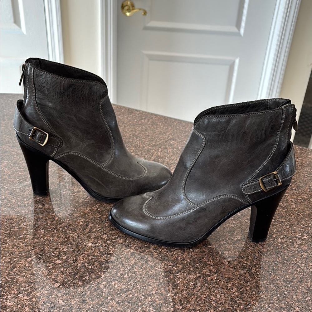 Belstaff Ladies Gray heel back zipper buckle boots-10-Wow! - Picture 4 of 15
